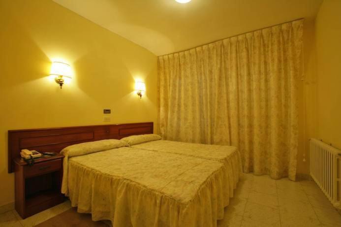 Hotel Monte Y Mar Colunga Room photo